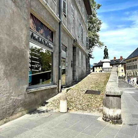 Les Hauts Du Chateau 아파트 *